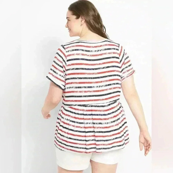 Lane Bryant Size 26/28 Short Sleeve V-Neck Babydoll Tee Swing Fit - Picture 2 of 9